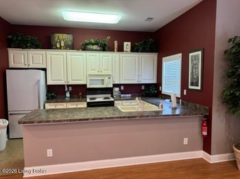 4100 Grenden Fields Dr, Louisville, KY 40299