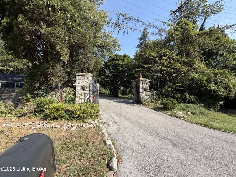 4101 Brownsboro Rd, Louisville, KY 40207
