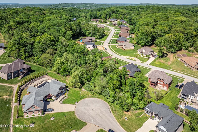 4103 Smarty Jones Dr, Louisville, KY 40214