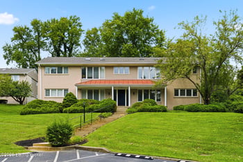4105 Stoneview Dr #APT 3, Louisville, KY 40207
