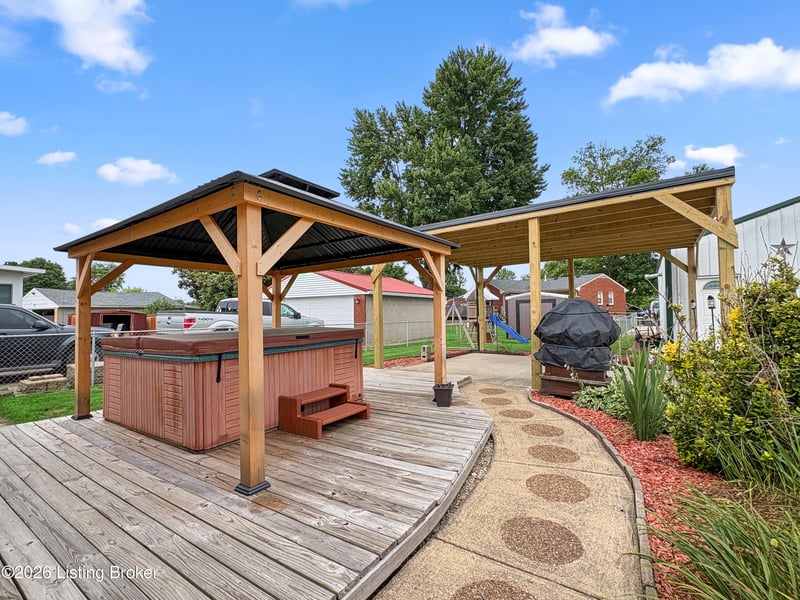 4110 Jim Hawkins Dr, Louisville, KY 40229