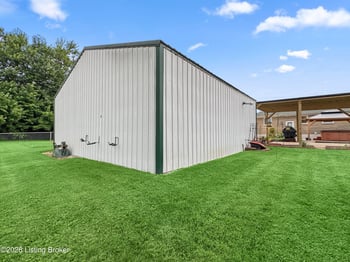 4110 Jim Hawkins Dr, Louisville, KY 40229