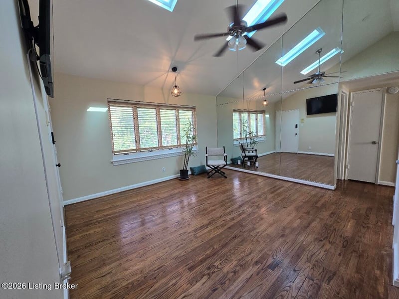 4116 Stoneview Dr #APT 4, Louisville, KY 40207