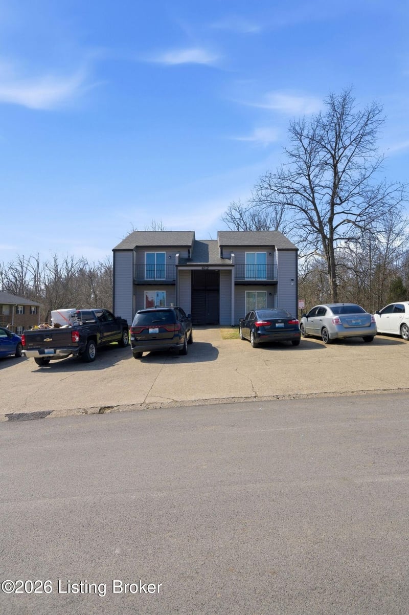 412 Wood Creek Dr, Radcliff, KY 40160