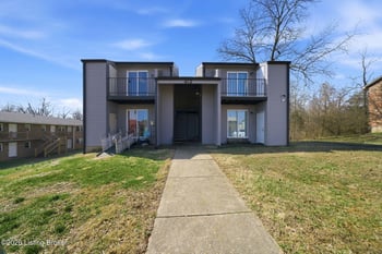 412 Wood Creek Dr, Radcliff, KY 40160