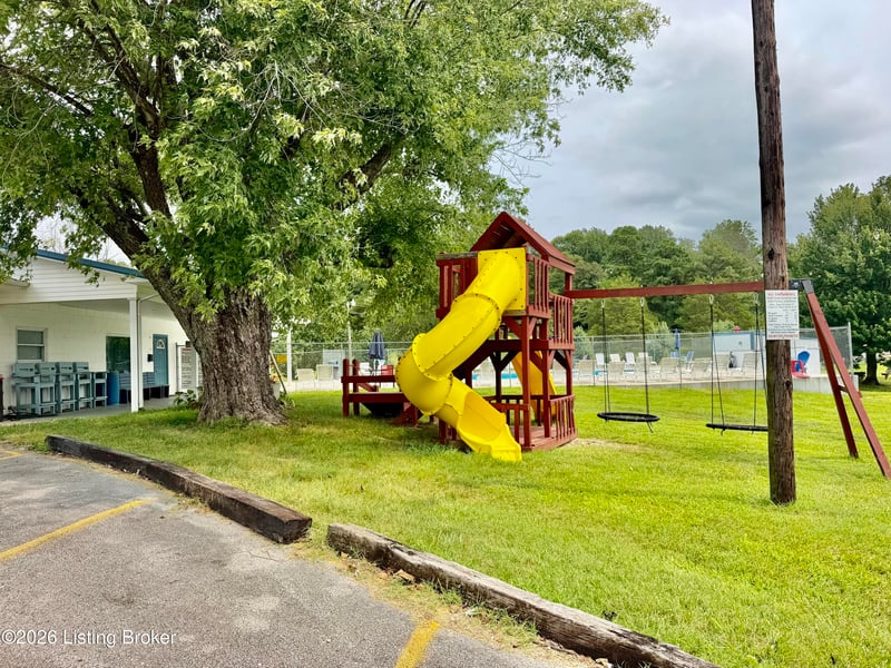 412 Woods Rd, Elizabethtown, KY 42701