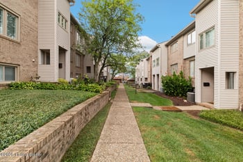 4121 Browns Ln #B13, Louisville, KY 40220