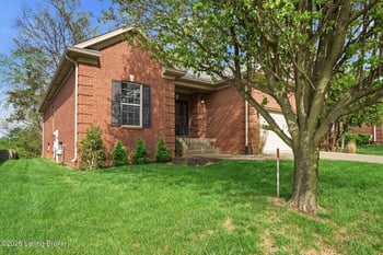 4122 Brook Farm Pl, Louisville, KY 40299