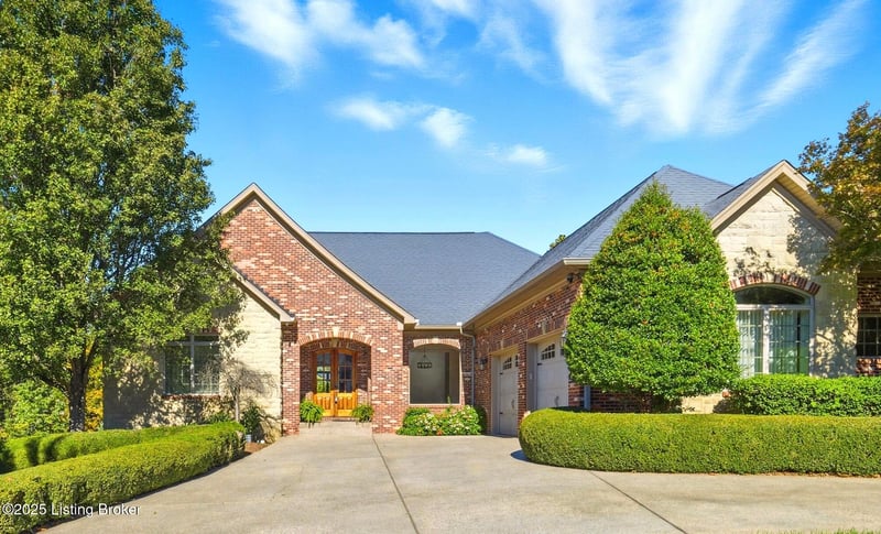 4123 Sanctuary Bluff Ln, Louisville, KY 40241