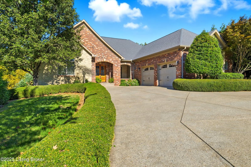 4123 Sanctuary Bluff Ln, Louisville, KY 40241