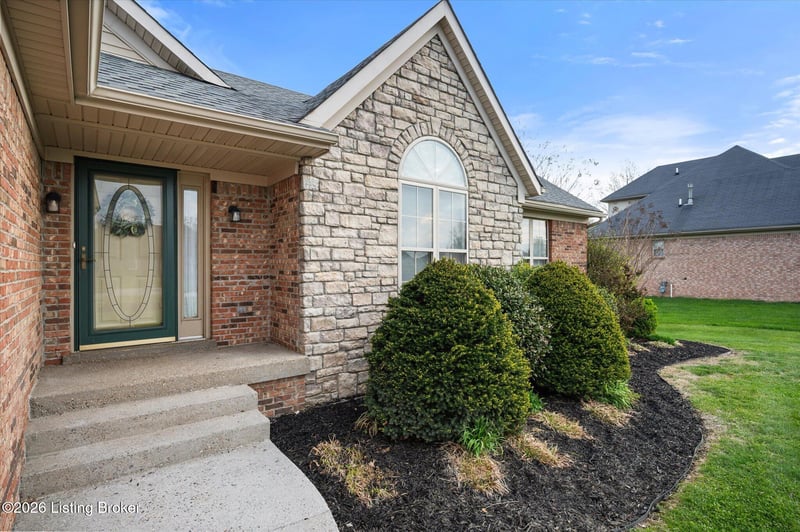 413 Sam Dr, Louisville, KY 40214