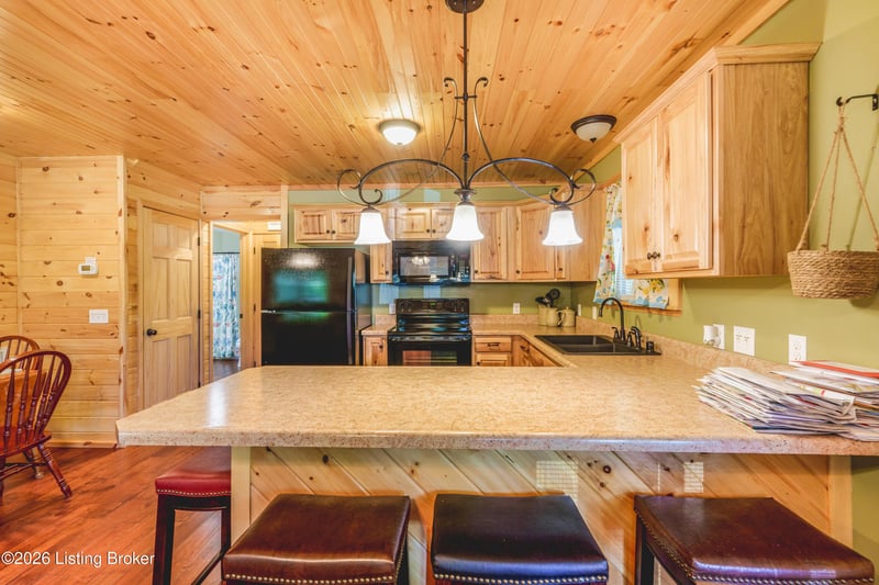 416 Wilderness Rd, Mammoth Cave, KY 42259