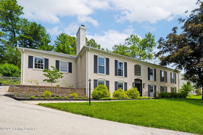 417 Blankenbaker Ln, Louisville, KY 40207