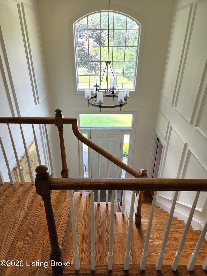 417 Blankenbaker Ln, Louisville, KY 40207