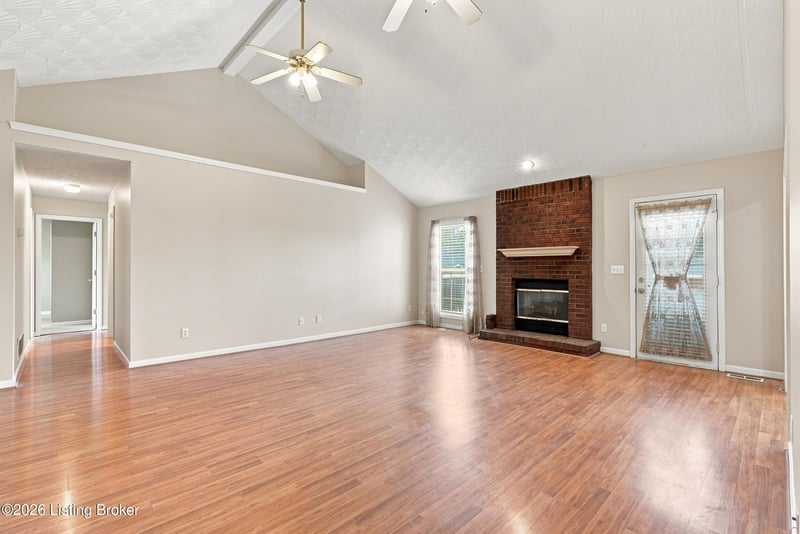 417 Spring House Ln, Louisville, KY 40229