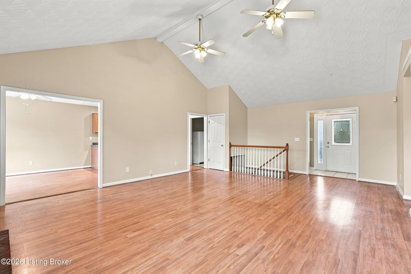 417 Spring House Ln, Louisville, KY 40229