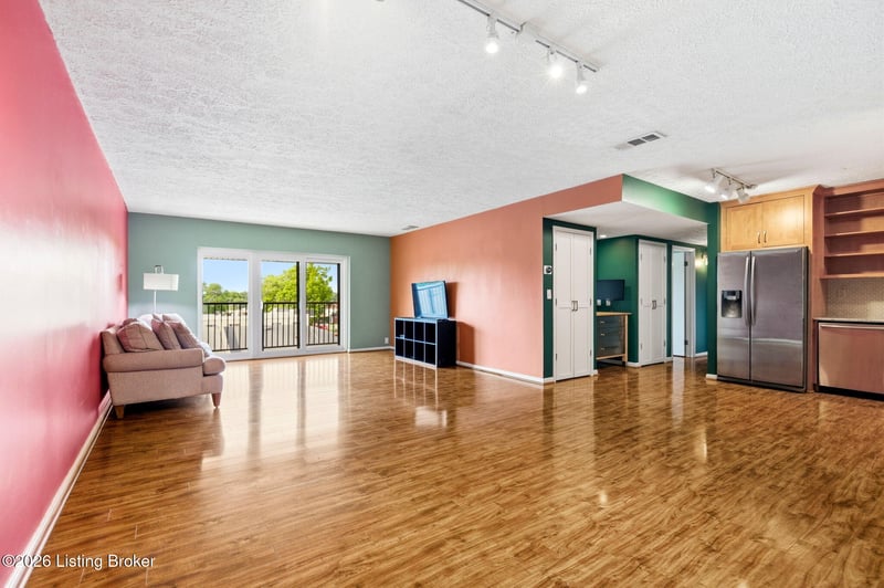 4180 Lyndon Way #507, Louisville, KY 40207