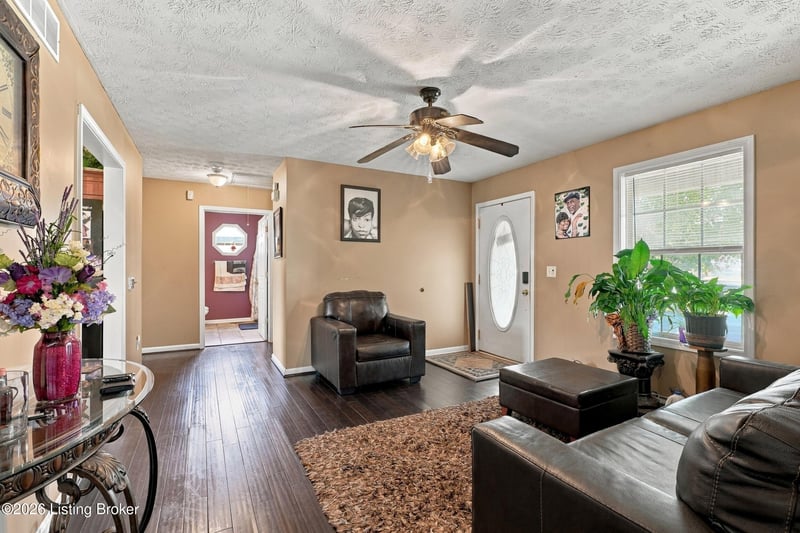 4200 Southern Farm Blvd, Louisville, KY 40216