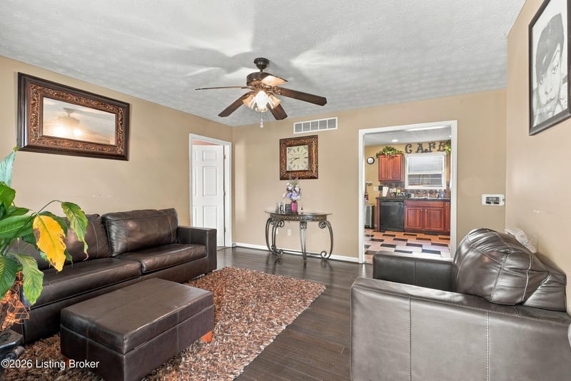 4200 Southern Farm Blvd, Louisville, KY 40216