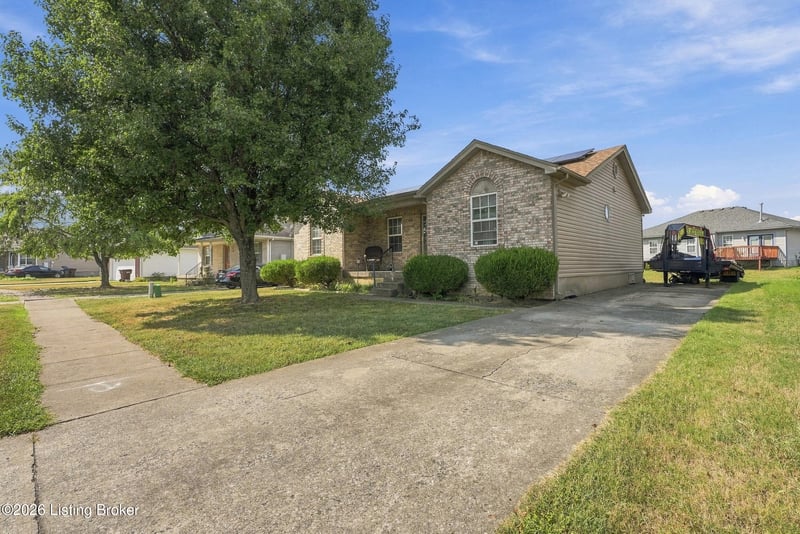 4200 Southern Farm Blvd, Louisville, KY 40216