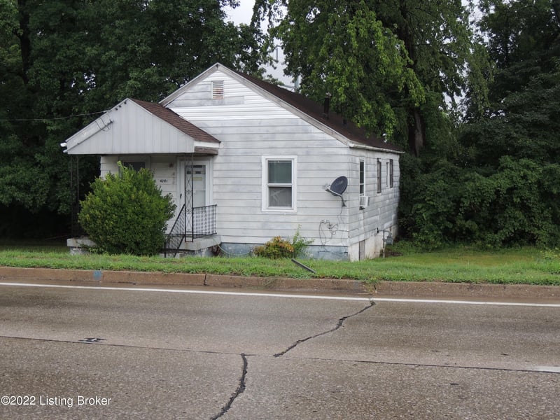 4201 Outer Loop, Louisville, KY 40219