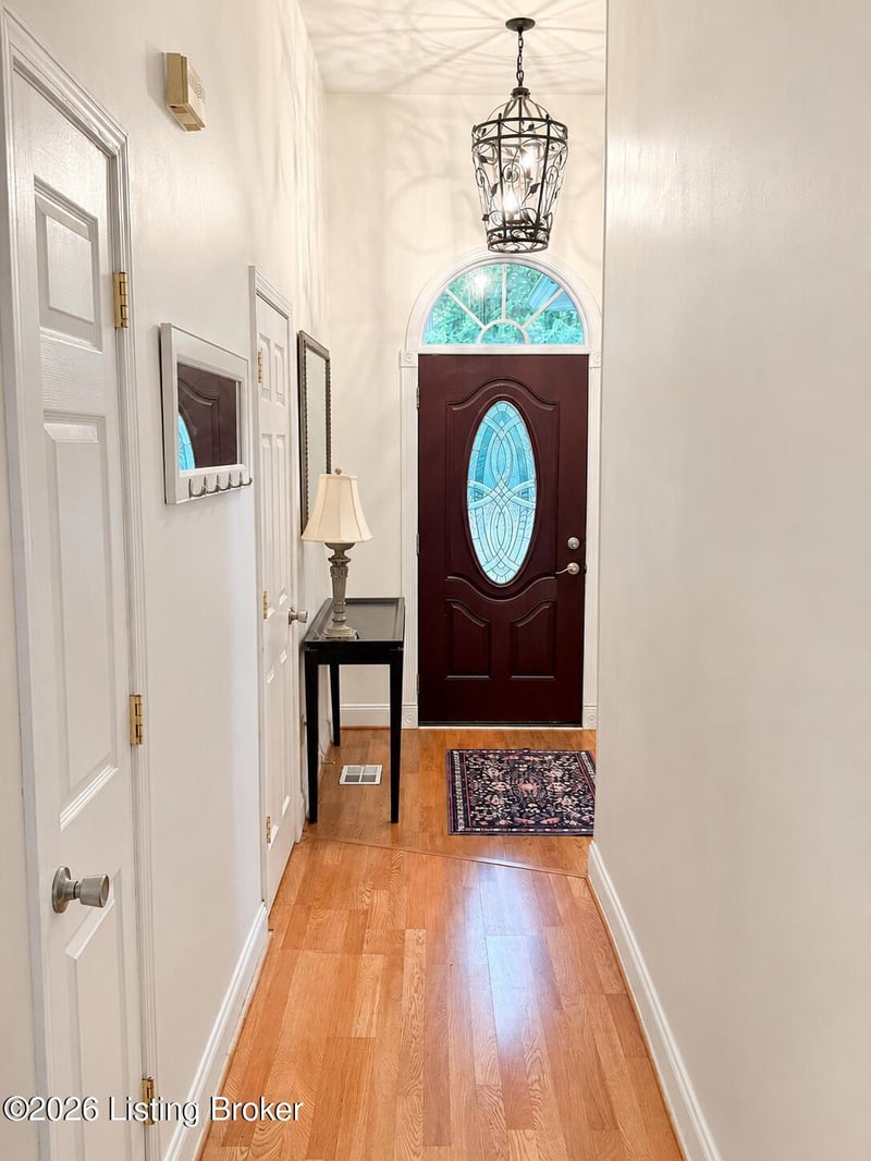 4201 Sunny Crossing Dr, Louisville, KY 40299