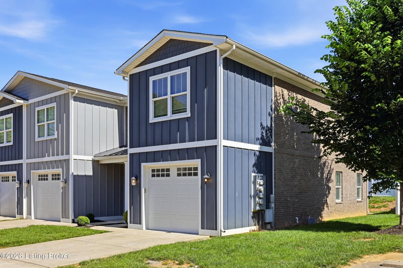 4207 Taylor Cove Ct, Louisville, KY 40220
