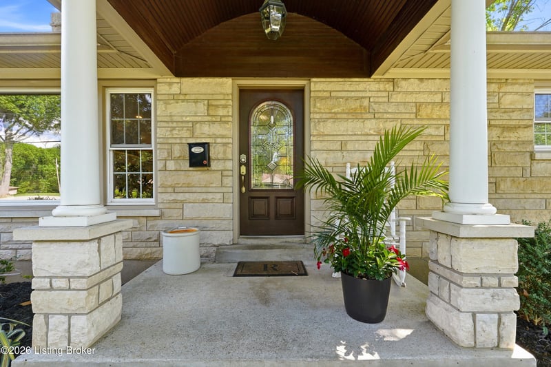 4210 Dolphin Rd, Louisville, KY 40220