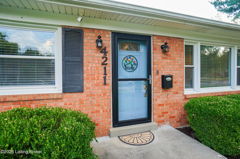 4211 Lynnbrook Dr, Louisville, KY 40220