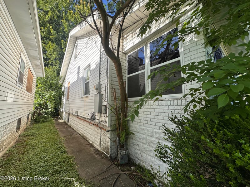 4223 Grand Ave, Louisville, KY 40211