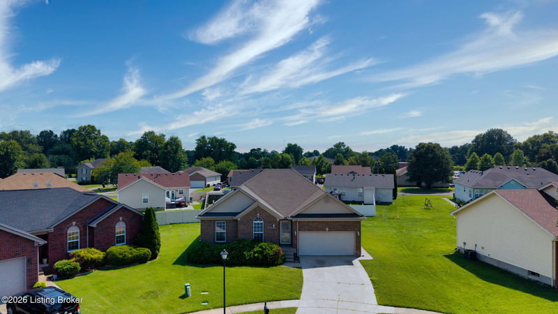 4223 Southern Farm Blvd, Louisville, KY 40216