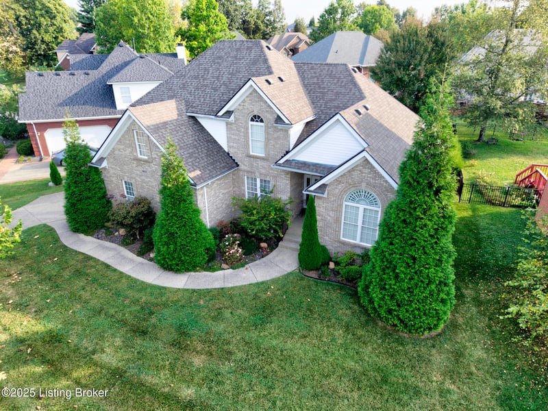 4237 Pleasant Glen Dr, Louisville, KY 40299