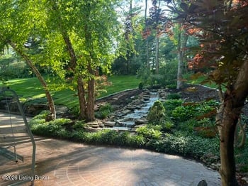 430 Blankenbaker Ln, Louisville, KY 40207