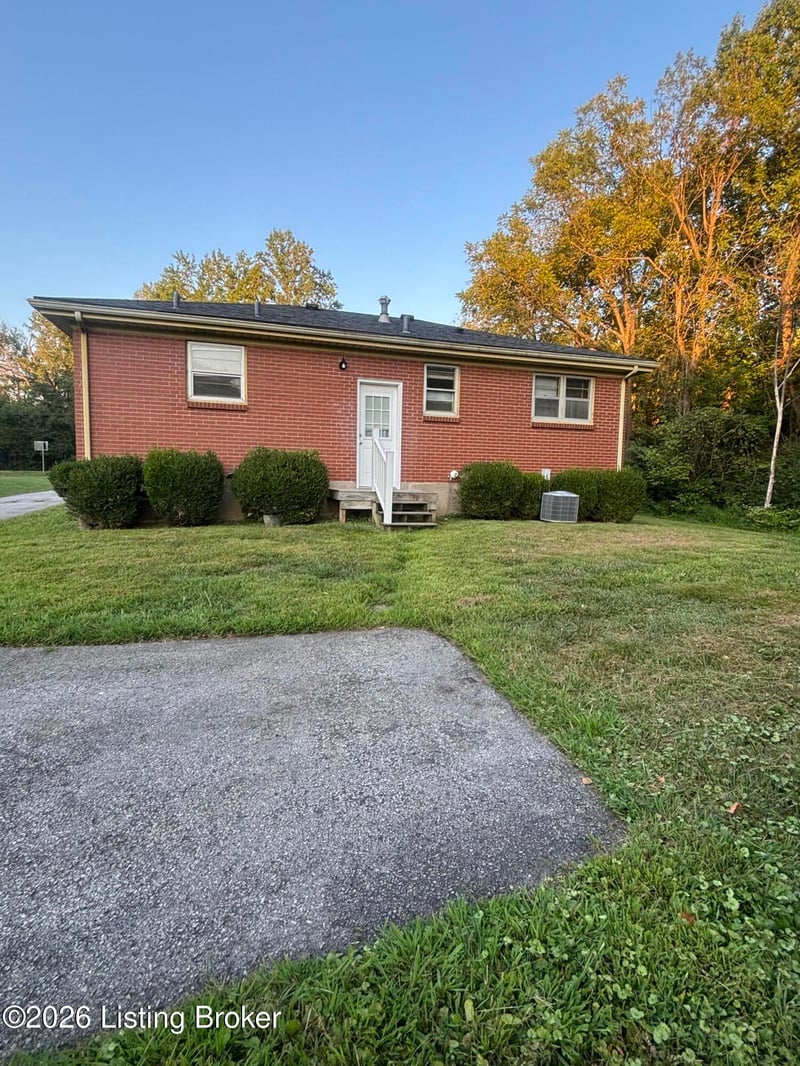 4300 E Pages Ln, Louisville, KY 40272