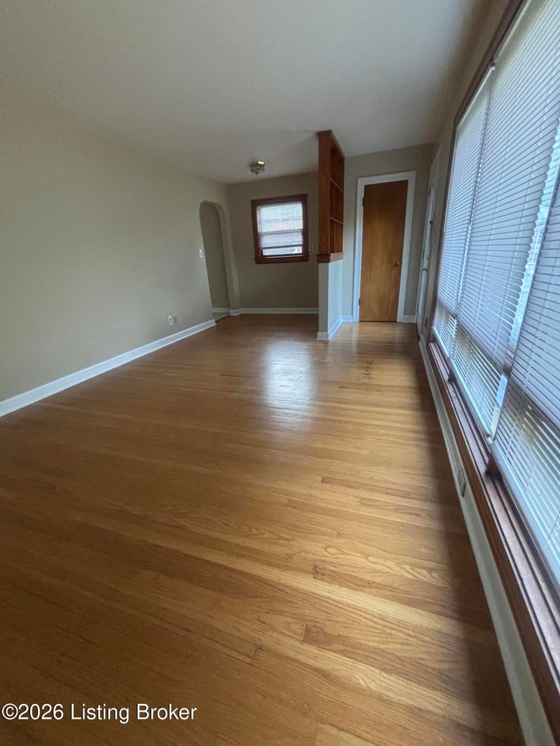 4300 E Pages Ln, Louisville, KY 40272