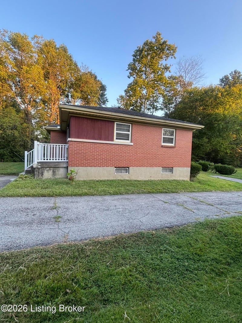 4300 E Pages Ln, Louisville, KY 40272