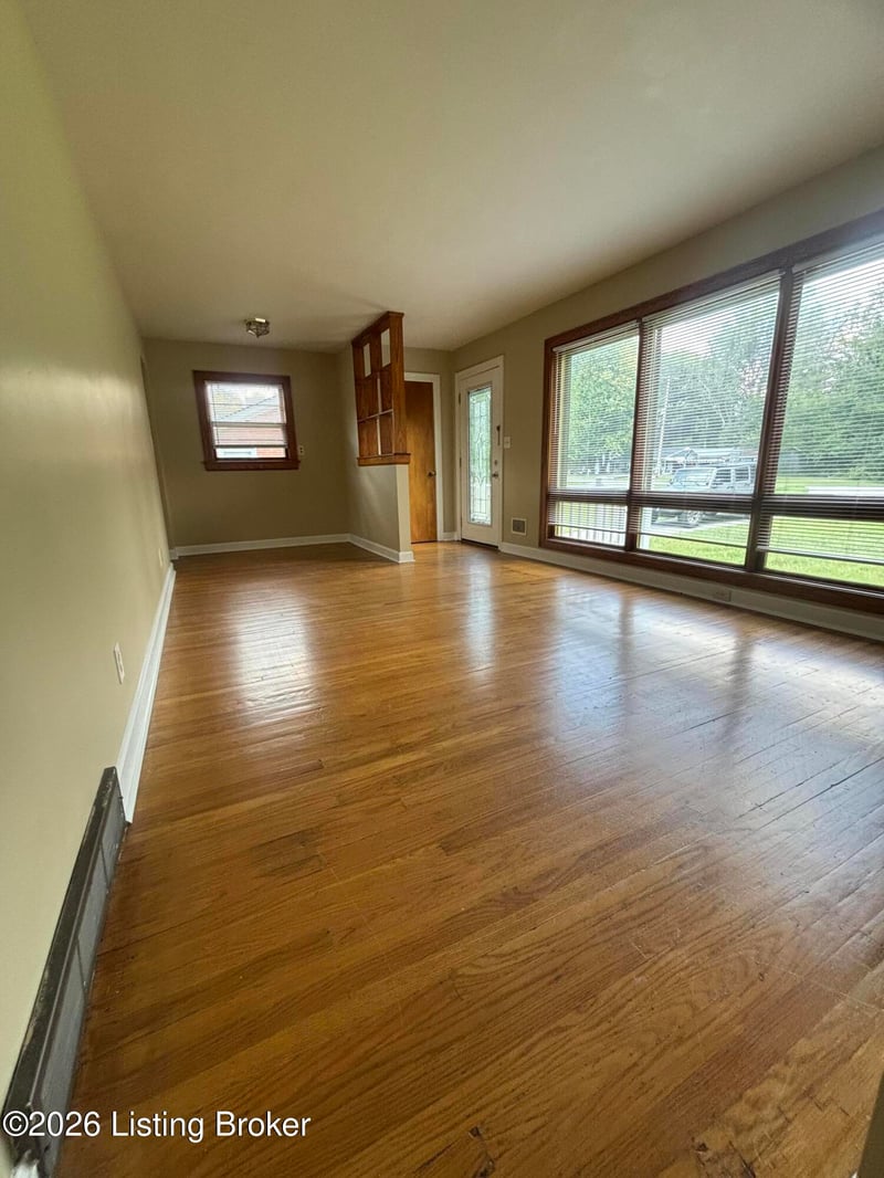 4300 E Pages Ln, Louisville, KY 40272