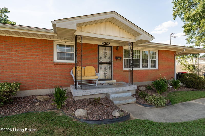 4302 Lahnna Dr, Louisville, KY 40216