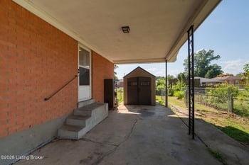 4302 Lahnna Dr, Louisville, KY 40216