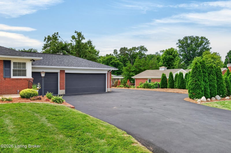 4304 Michael Way, Louisville, KY 40220