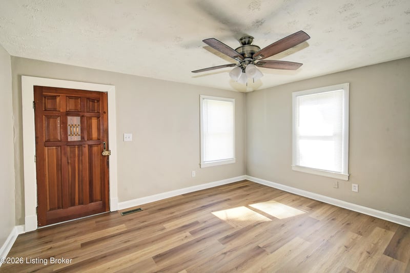 4308 Wells Dr, Louisville, KY 40258