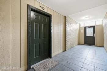 4308 Wisteria Landing Cir #102, Louisville, KY 40218