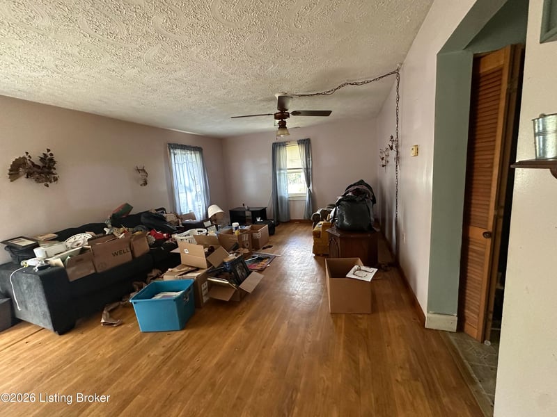 431 Holsclaw Hill Rd, Brooks, KY 40109