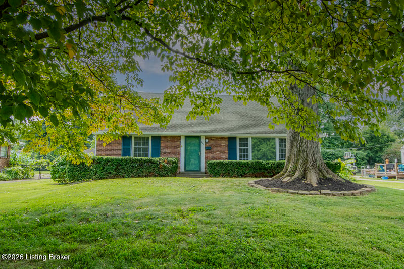 4310 Saint Regis Ln, Louisville, KY 40220