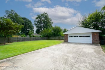 4310 Saint Regis Ln, Louisville, KY 40220
