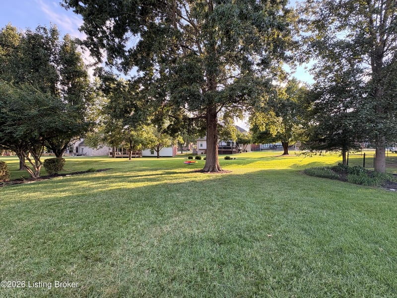 4310 Saratoga Hill Rd, Louisville, KY 40299