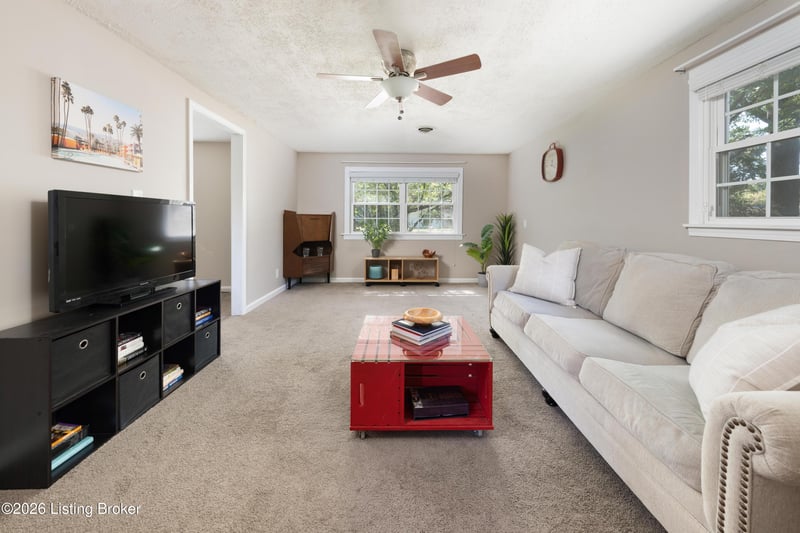 4311 Lynnbrook Dr, Louisville, KY 40220