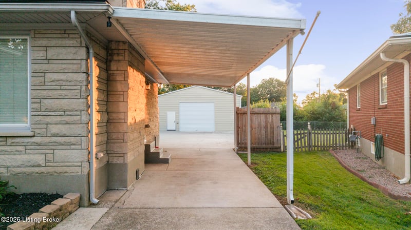 4314 Naneen Dr, Louisville, KY 40216
