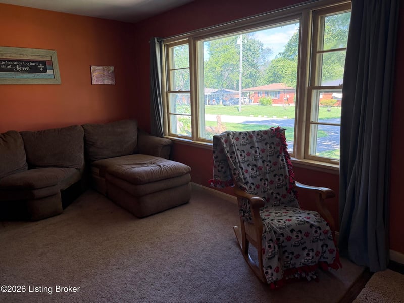4318 Bayberry Dr, Louisville, KY 40216