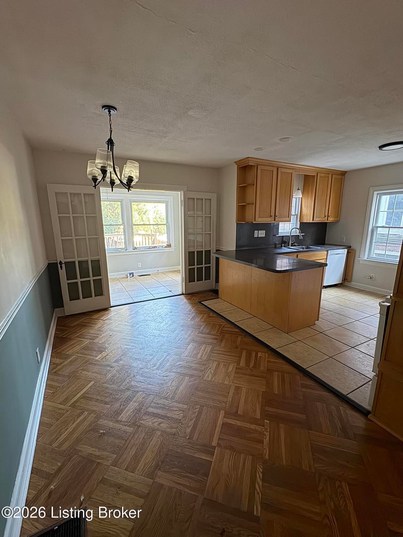 4319 Southern Pkwy, Louisville, KY 40214